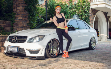 обоя автомобили, -авто с девушками, девушка, взгляд, фон, автомобиль, азиатка