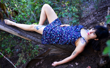 Картинка девушки -unsort+ брюнетки +шатенки девушка поза природа