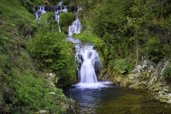 Картинка природа водопады лес река водопад