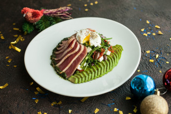 Картинка еда мясные+блюда мясо яйцо авакадо зелень