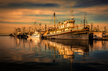 Картинка корабли траулеры +сейнеры +плавбазы рыболовы