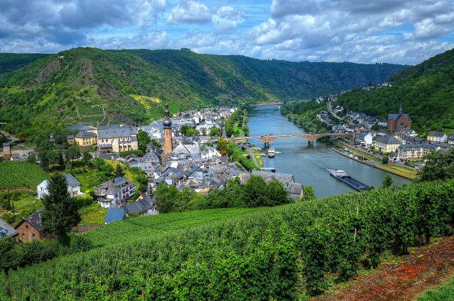 Обои картинки фото cochem on the mosel river, города, - панорамы, шпиль, мост, река