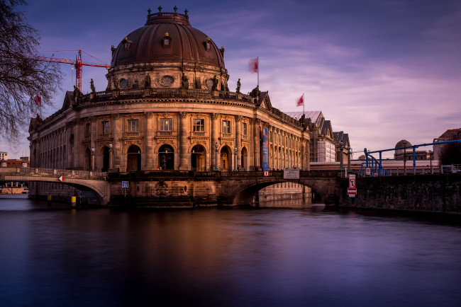 Обои картинки фото bode museum in the berlin city center, города, берлин , германия, дворец, площадь, ночь