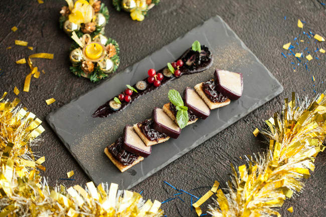 Обои картинки фото еда, мороженое,  десерты, мята, сладость, десерт, джем, шоколад