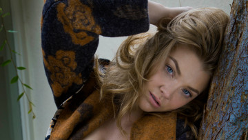 Картинка девушки natalie+dormer халат блондинка лицо актриса