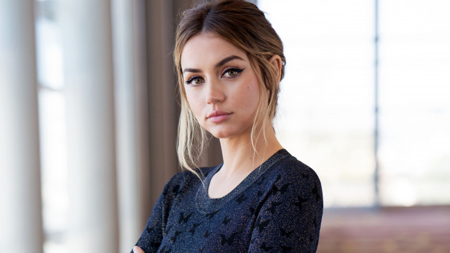 Обои картинки фото девушки, ana de armas, свитер, лицо, блондинка