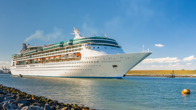 Обои картинки фото enchantment of the seas, корабли, лайнеры, круиз, лайнер