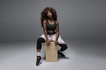 обоя sza jordan, музыка, -другое, sza, jordan, девушка, певица, мулатка, темнокожая, чернокожая, эстрада, песни, танцы, звезда, поза, макияж, причёска, прикид, одежда, мода, фон, серый, секси