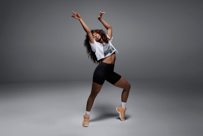 Обои картинки фото sza jordan, музыка, -другое, sza, jordan, девушка, певица, мулатка, темнокожая, чернокожая, эстрада, песни, танцы, звезда, поза, макияж, причёска, прикид, одежда, мода, фон, серый, секси