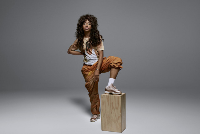 Обои картинки фото sza jordan, музыка, -другое, sza, jordan, девушка, певица, мулатка, темнокожая, чернокожая, эстрада, песни, танцы, звезда, поза, макияж, причёска, прикид, одежда, мода, фон, серый, секси