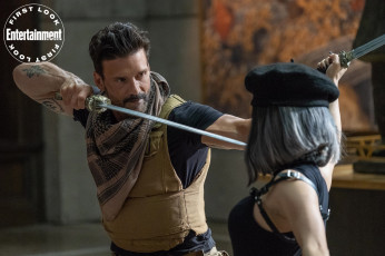 Картинка boss+level++ +2021+ кино+фильмы boss+level день курка боевик фантастика детектив аннабелль уоллис фрэнк грилло roy pulver boss level frank grillo кадры фильм