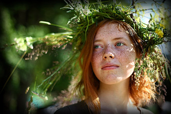 обоя девушки, - лица,  портреты, лицо, рыжая, веснушки, венок