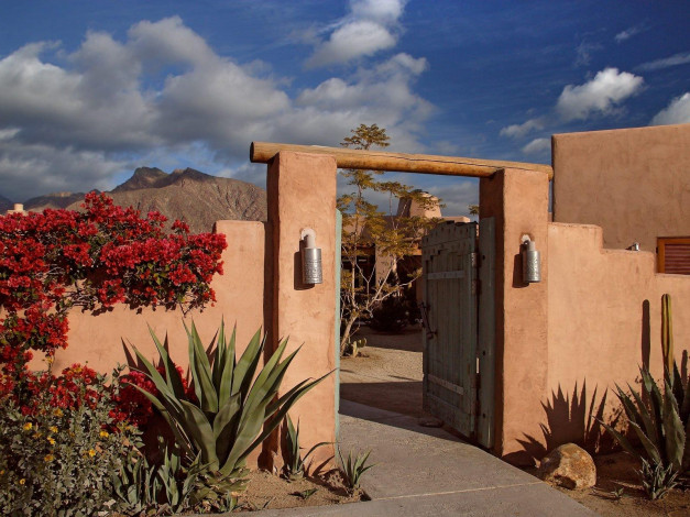 Обои картинки фото adobe, gate, borrego, springs, california, города, другое