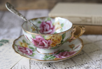 Картинка разное посуда столовые приборы кухонная утварь блюдце чашка фарфор роспись