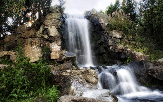 Обои картинки фото ein, wasserfall, in, grugapark, essen, германия, природа, водопады, водопад