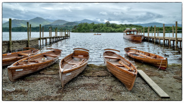 Картинка корабли лодки шлюпки причалы пляж лес остров горы