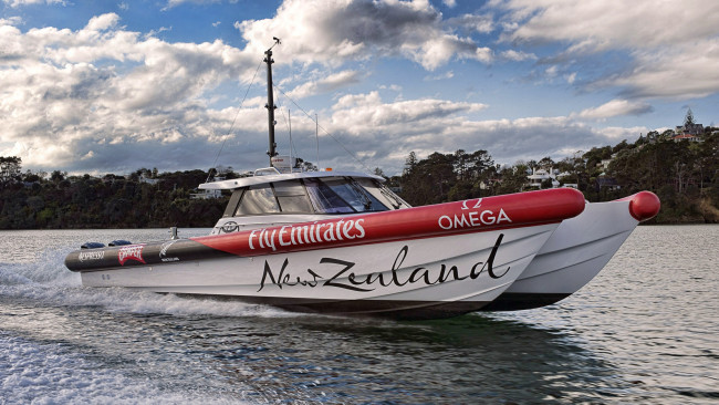 Обои картинки фото корабли, катамараны, тримараны, катамаран, катер, река