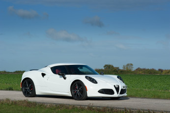 обоя автомобили, alfa romeo, uk-spec, 4c, alfa, romeo, 2014г, 960, светлый