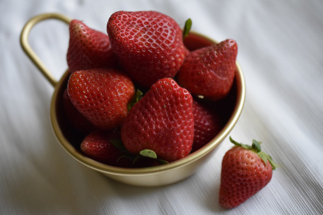 Обои картинки фото еда, клубника,  земляника, ягоды