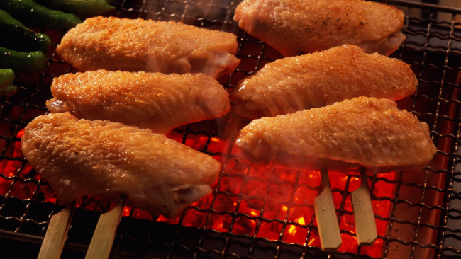 Обои картинки фото еда, шашлык,  барбекю, гриль, куриные, барбекю, крылышки