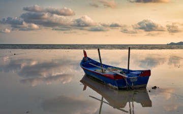 Картинка корабли лодки +шлюпки море лодка прилив