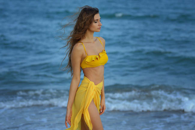 Обои картинки фото ilvy kokomo, девушки, ilvy, kokomo, девушка, модель, шатенка, красотка, красавица, флирт, стройная, фигура, сексуальная, секси, поза, взгляд, макияж