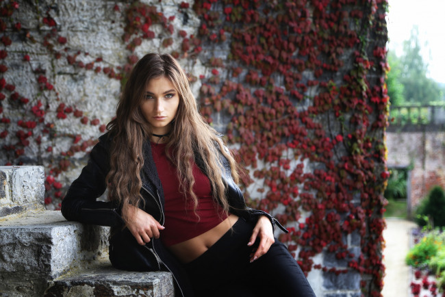 Обои картинки фото ilvy kokomo, девушки, ilvy, kokomo, девушка, модель, шатенка, красотка, красавица, флирт, стройная, фигура, сексуальная, секси, поза, взгляд, макияж