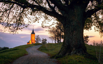 Картинка города -+католические+соборы +костелы +аббатства костел