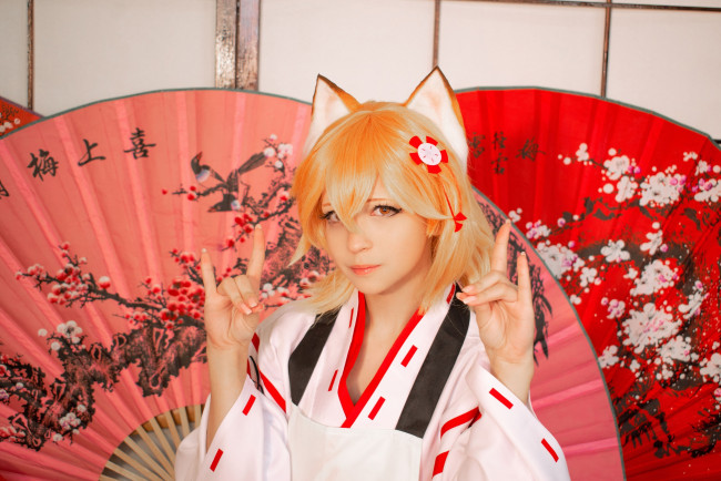 Обои картинки фото yameeka, девушки, - креатив,  косплей, образ, костюм, ушки, веера