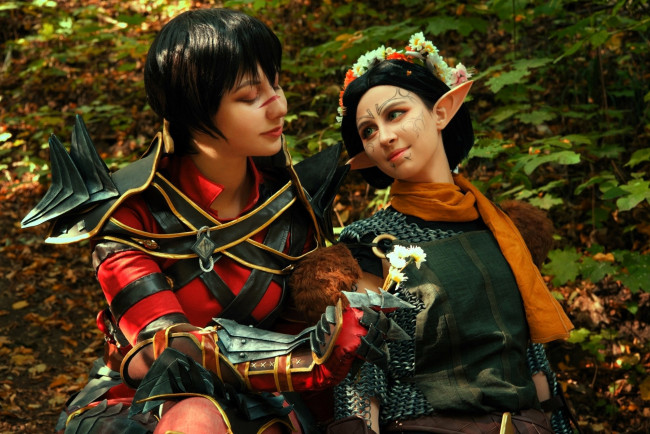 Обои картинки фото девушки, - креатив,  косплей, костюмы, образы, цветы, лес