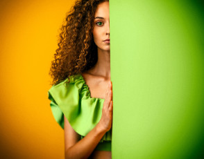 Картинка девушки -+брюнетки +шатенки шатенка топ стена