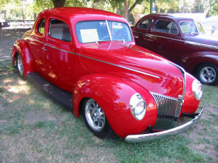 Картинка автомобили выставки уличные фото