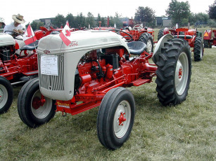 Картинка техника тракторы