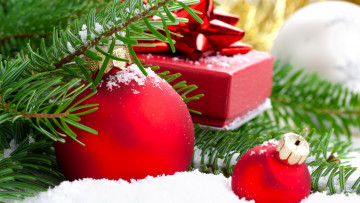 Картинка праздничные шарики елочные игрушки елка новый год подарок праздник