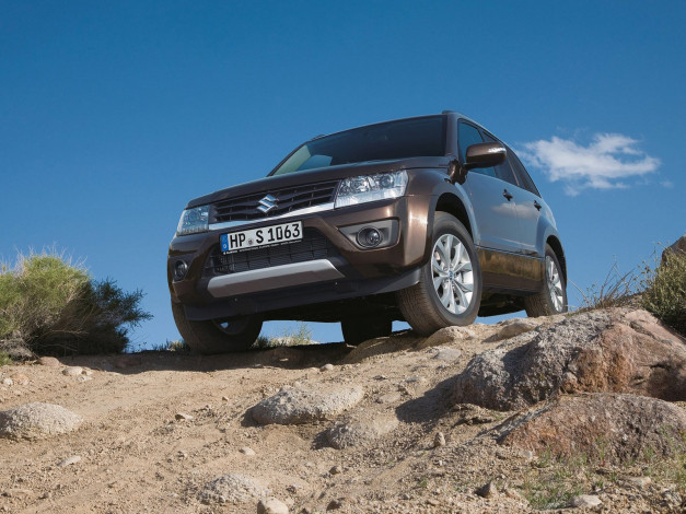 Обои картинки фото автомобили, subaru, suzuki, grand, vitara
