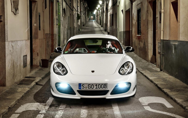 Обои картинки фото автомобили, porsche, дома, улица, белый