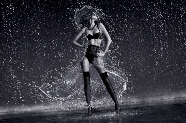 Обои картинки фото -Unsort Креатив, девушки, unsort, креатив, вода, чулки, белье, монохром