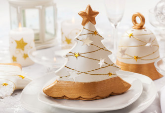 Картинка праздничные украшения сервировка тарелки ёлка