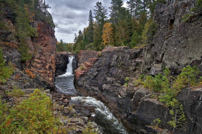 Обои картинки фото природа, водопады, лес, река