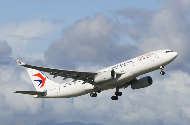 Обои картинки фото авиация, пассажирские самолёты, авиалайнер