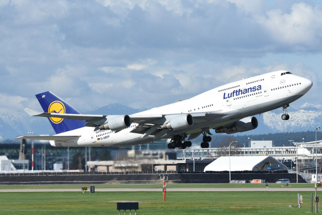 Обои картинки фото авиация, пассажирские самолёты, авиалайнер