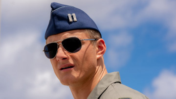 обоя operation christmas drop ,  2020, кино фильмы, -unknown , другое, operation, christmas, drop, мелодрама, комедия, александр, людвиг, andrew