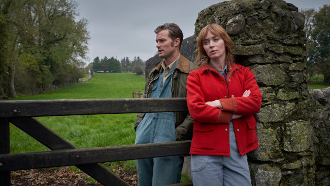Обои картинки фото wild mountain thyme ,  2021 , кино фильмы, -unknown , другое, wild, mountain, thyme, эмили, блант, джейми, дорнан, дикая, парочка, драма, мелодрама, ирландия, великобритания