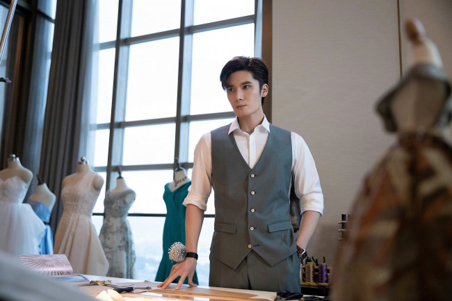 Обои картинки фото кино фильмы, i am the years,  you are the stars, портной, платья