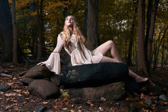 Картинка красивая+девушка девушки -+блондинки +светловолосые девушка женщина блондинка светловолосая сексуальная модель звезда позирует разная обувь верхняя стильная одежда нижнее эротическое бельё трусы лифчик колготки чулки аксессуары макияж и множество элементов на фотографии