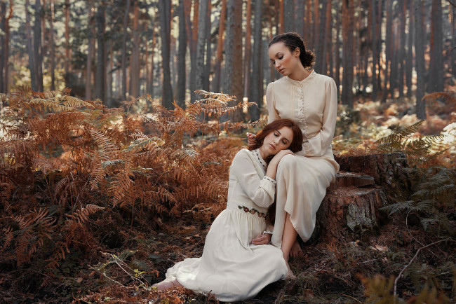 Обои картинки фото две девушки, девушки, - группа девушек, женщины, две, вместе, разные, сексуальные, модели, звёзды, позируют, разная, обувь, верхняя, стильная, одежда, нижнее, эротическое, бельё, трусы, лифчик, аксессуары, макияж, колготки, чулки, и, множество, элементов, на, фотографии