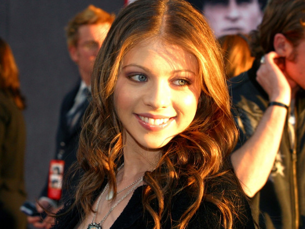 Обои картинки фото Michelle Trachtenberg, девушки