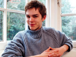 Картинка nicholas hoult мужчины
