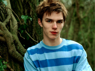 Картинка nicholas hoult мужчины