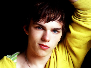 Картинка nicholas hoult мужчины